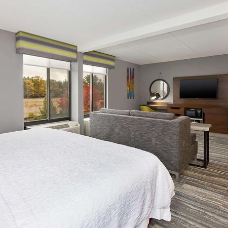 Hampton Inn טראוורס סיטי מראה חיצוני תמונה