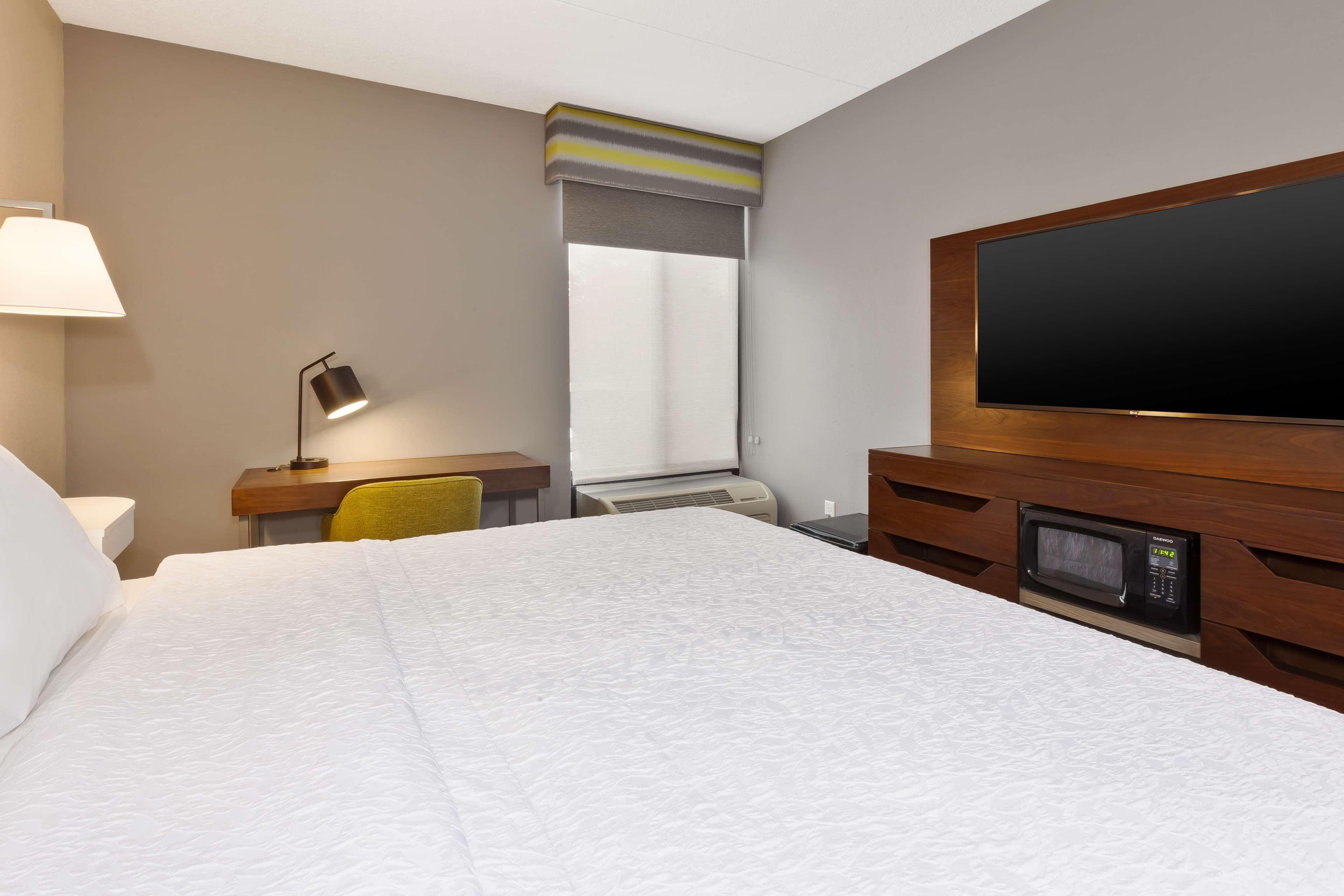Hampton Inn טראוורס סיטי מראה חיצוני תמונה