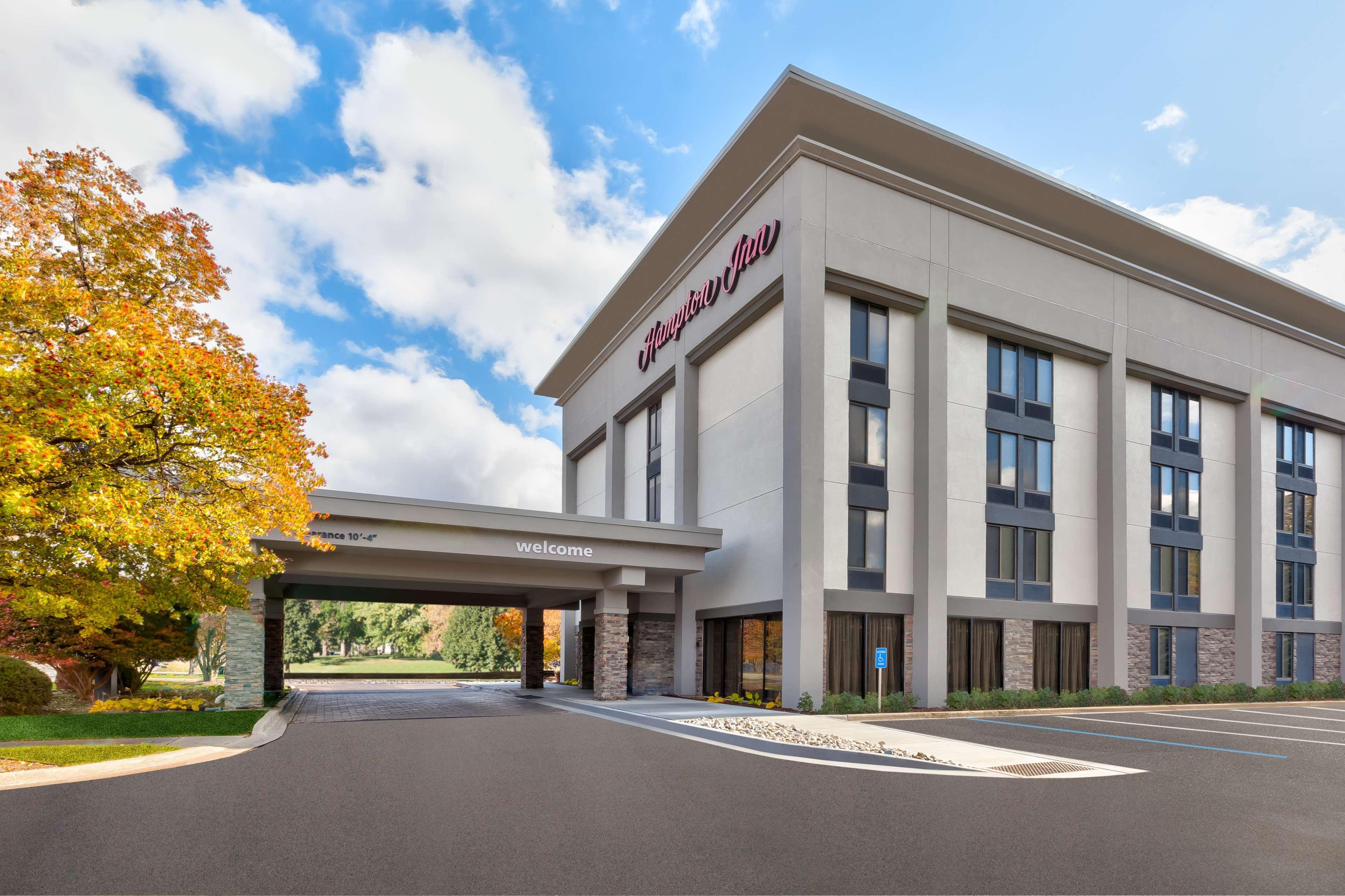 Hampton Inn טראוורס סיטי מראה חיצוני תמונה