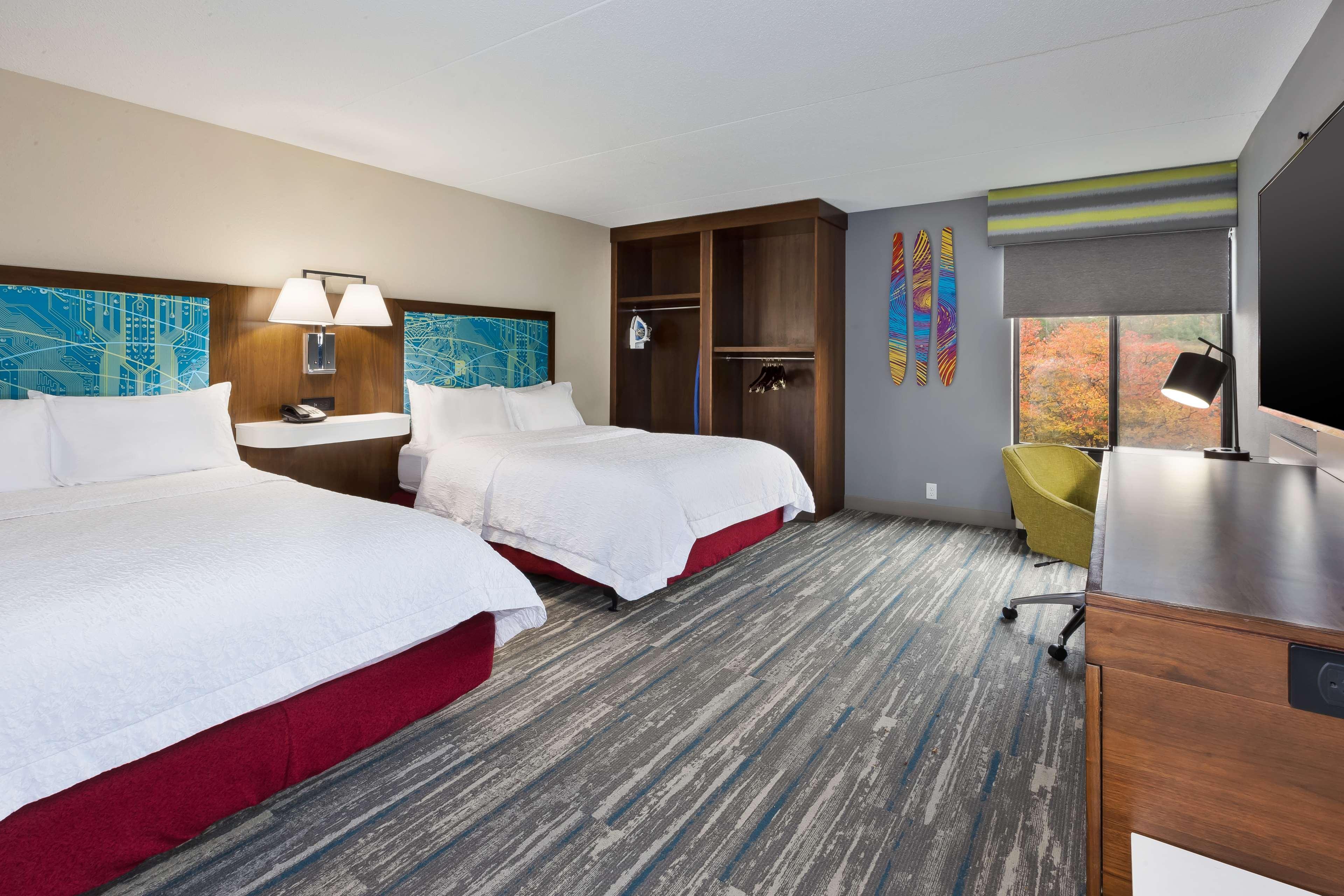 Hampton Inn טראוורס סיטי מראה חיצוני תמונה