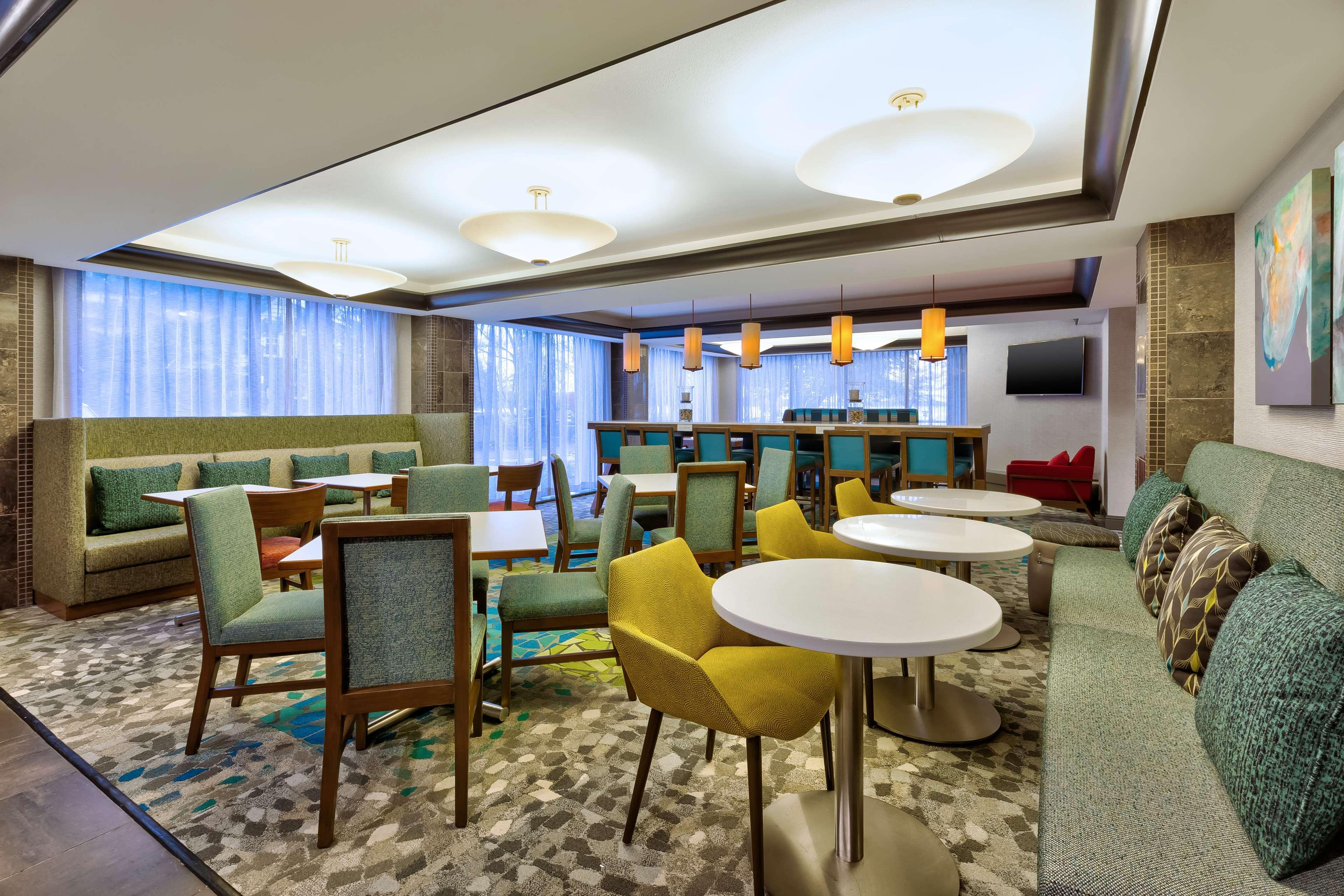 Hampton Inn טראוורס סיטי מראה חיצוני תמונה