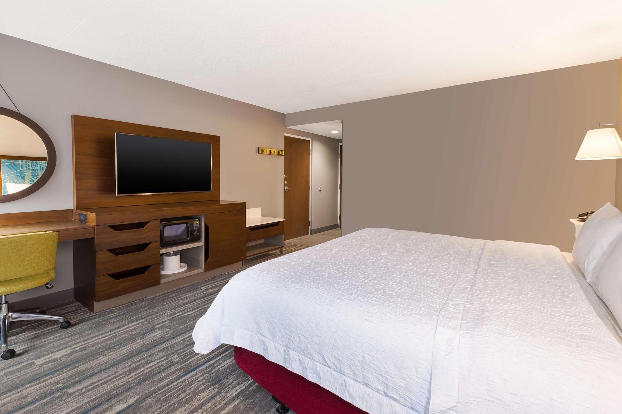 Hampton Inn טראוורס סיטי מראה חיצוני תמונה