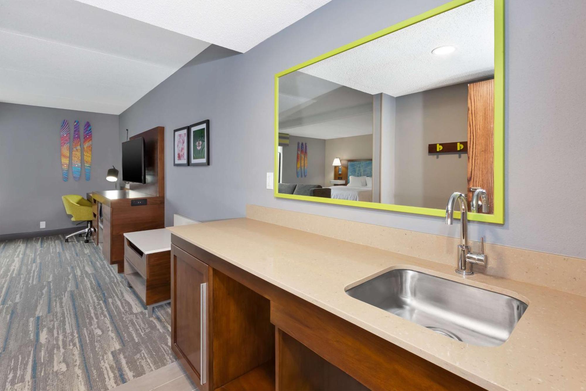 Hampton Inn טראוורס סיטי מראה חיצוני תמונה