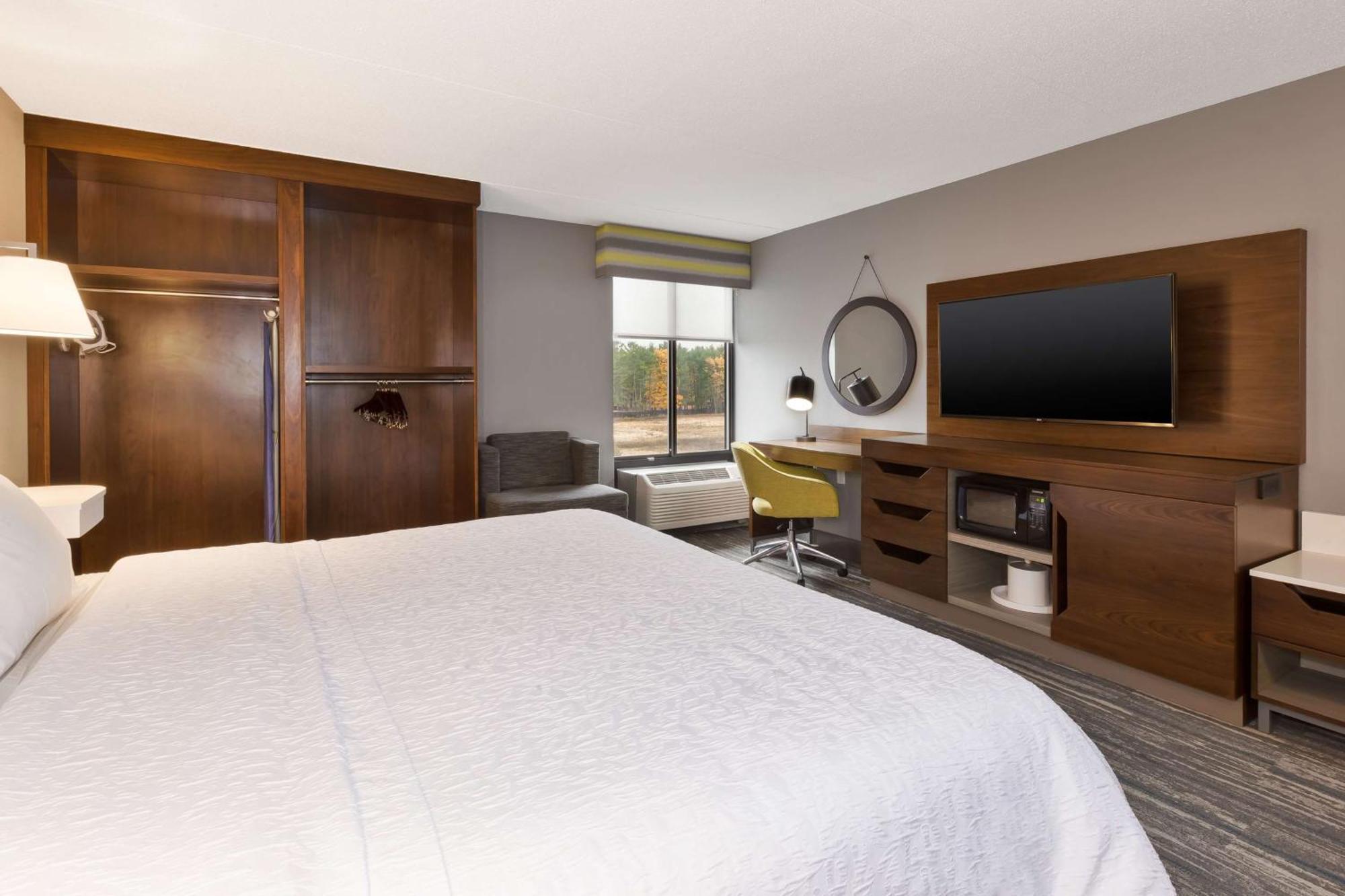 Hampton Inn טראוורס סיטי מראה חיצוני תמונה