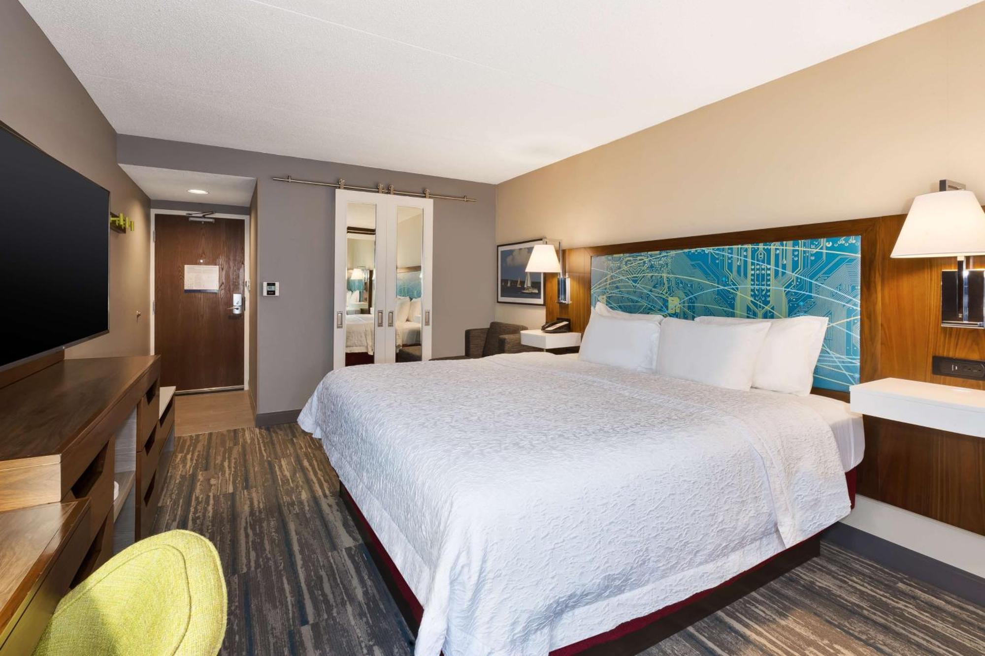 Hampton Inn טראוורס סיטי מראה חיצוני תמונה
