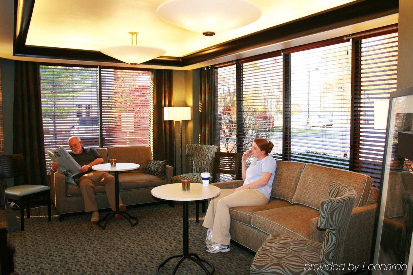 Hampton Inn טראוורס סיטי מסעדה תמונה
