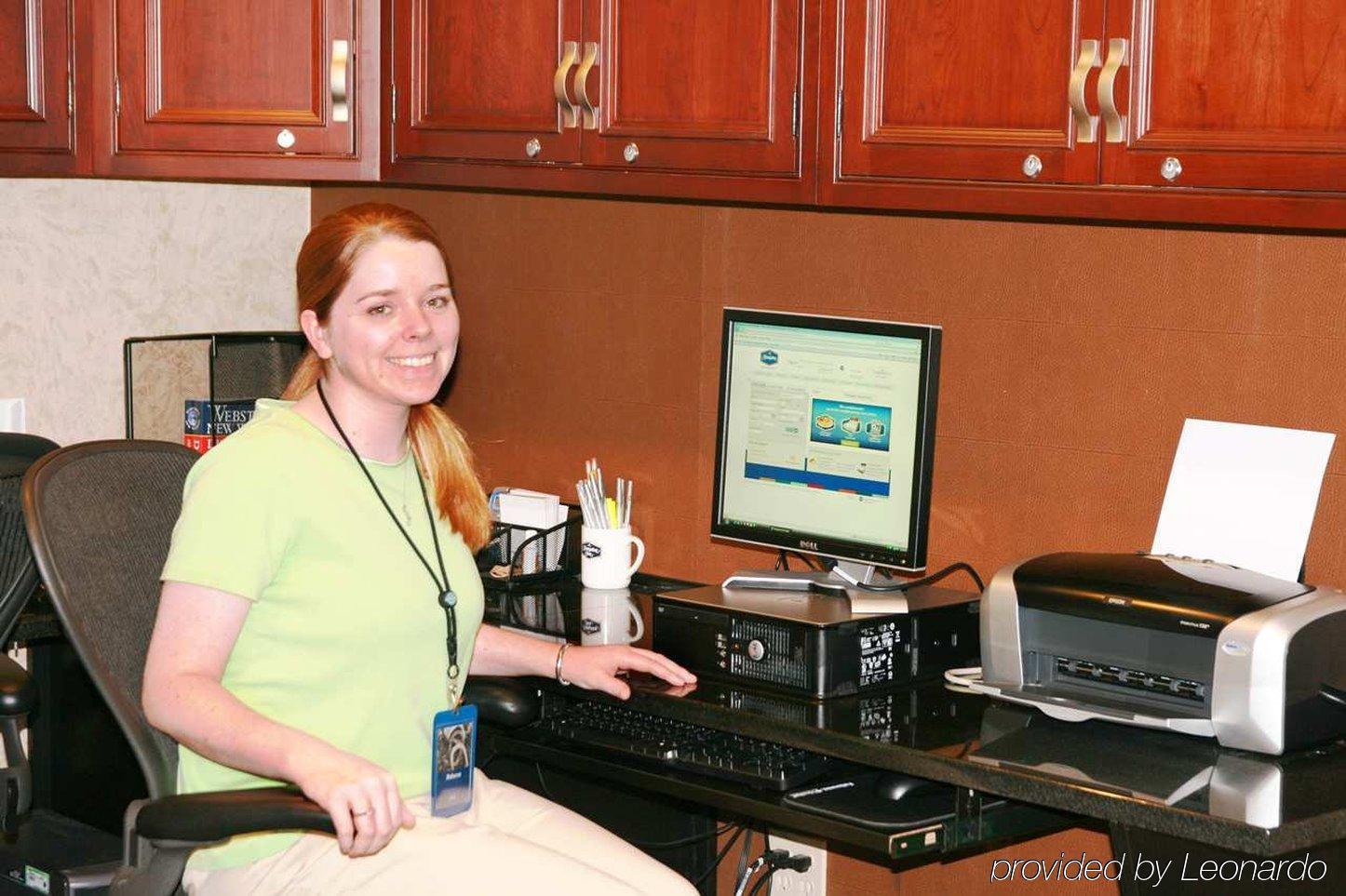 Hampton Inn טראוורס סיטי מתקנים תמונה