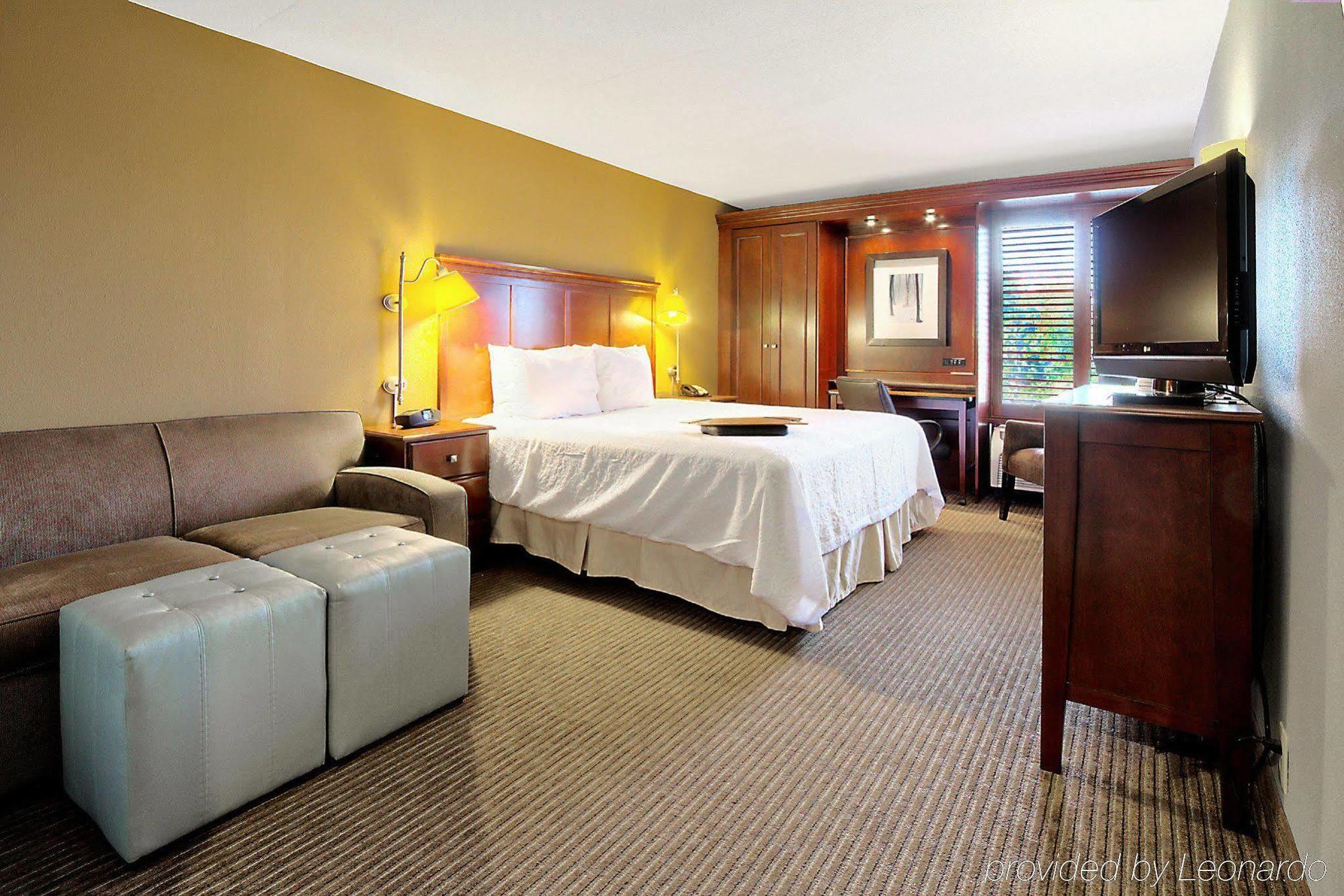 Hampton Inn טראוורס סיטי מראה חיצוני תמונה